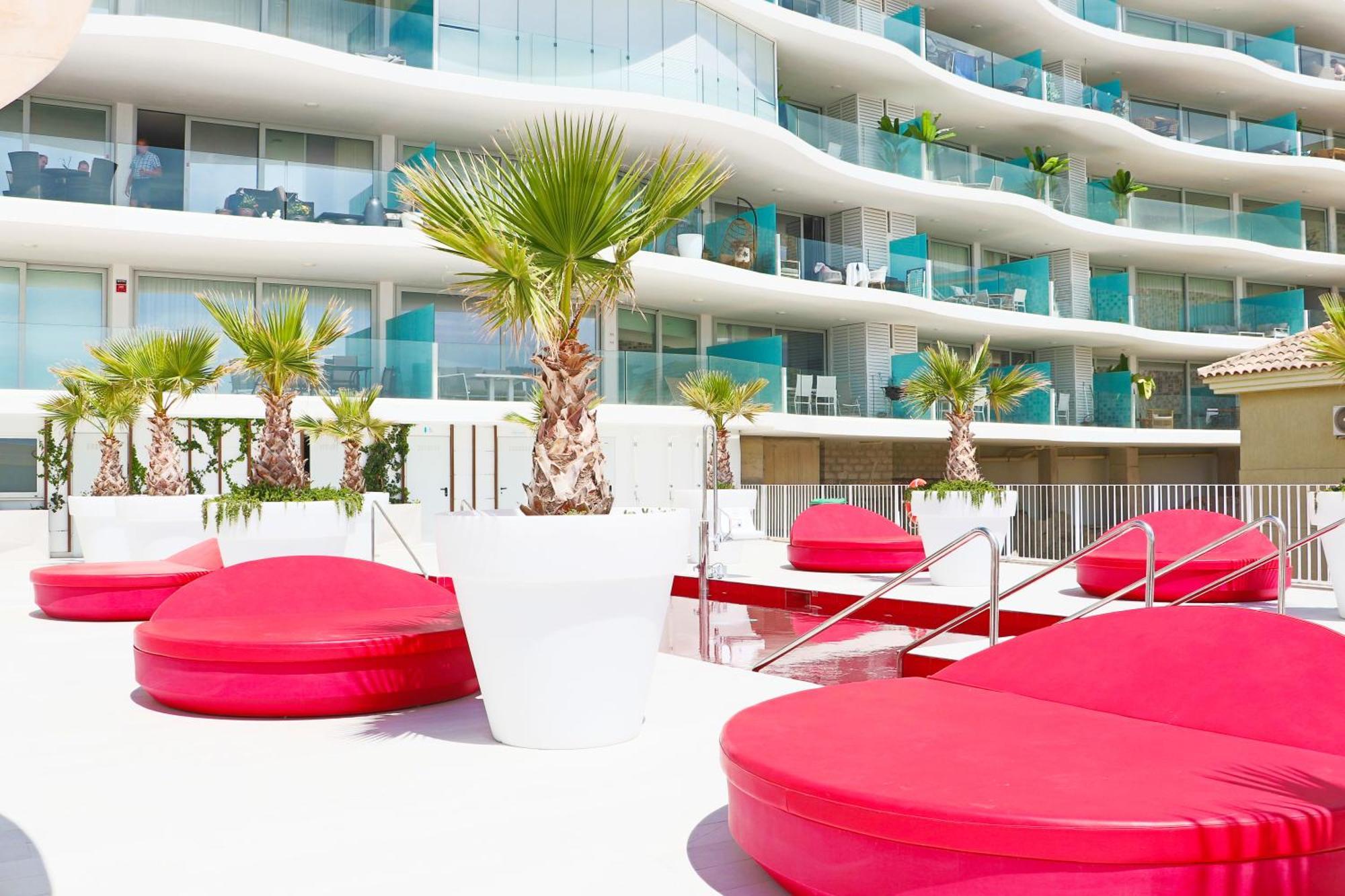 Fantastic Apartment In The Wave Just Steps From Carvajal Beach - Pool And Free Parking Fuengirola Ngoại thất bức ảnh